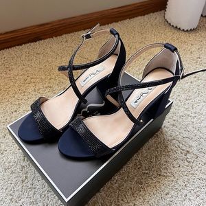 Nina Henesi navy satin heel; size 6.5